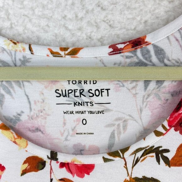 Torrid White Floral Super Soft Top Womens Scoop Neck Lace Flutter Sleeve Size‎ L - Picture 3 of 9